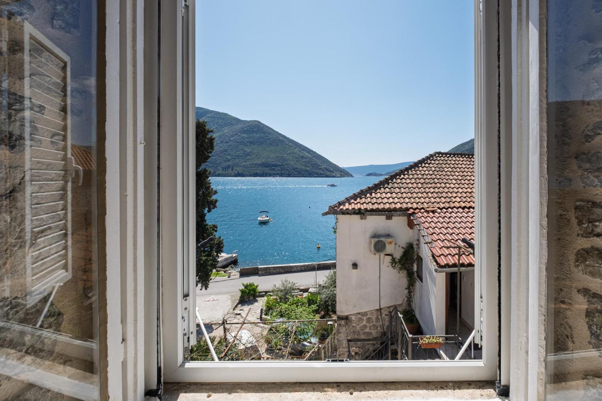 Bluemarine Rooms & Apartments Πέραστ Εξωτερικό φωτογραφία